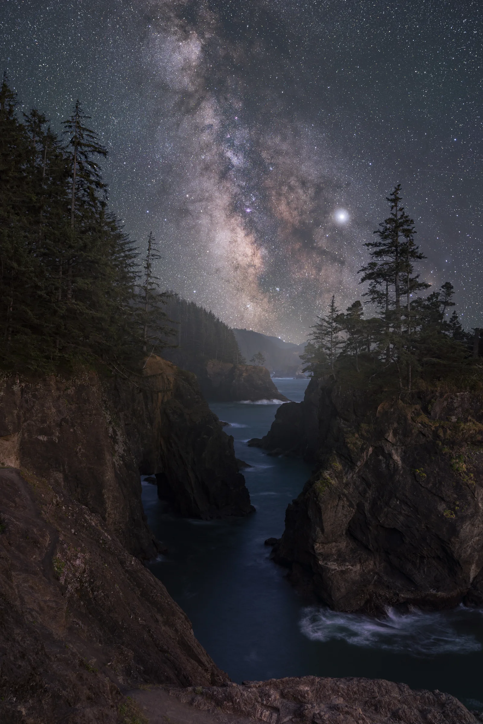 Natural Bridges, Milky Way — Samuel H. Boardman Corridor, Oregon, photograph by Yaniv Bekerman